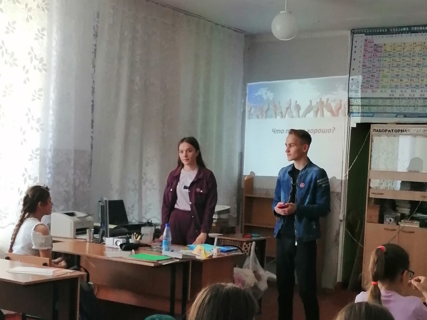 Мероприятие,  приуроченное к всероссийскому Дню бесплатной юридической помощи, прошло в Колочнинской школе 
